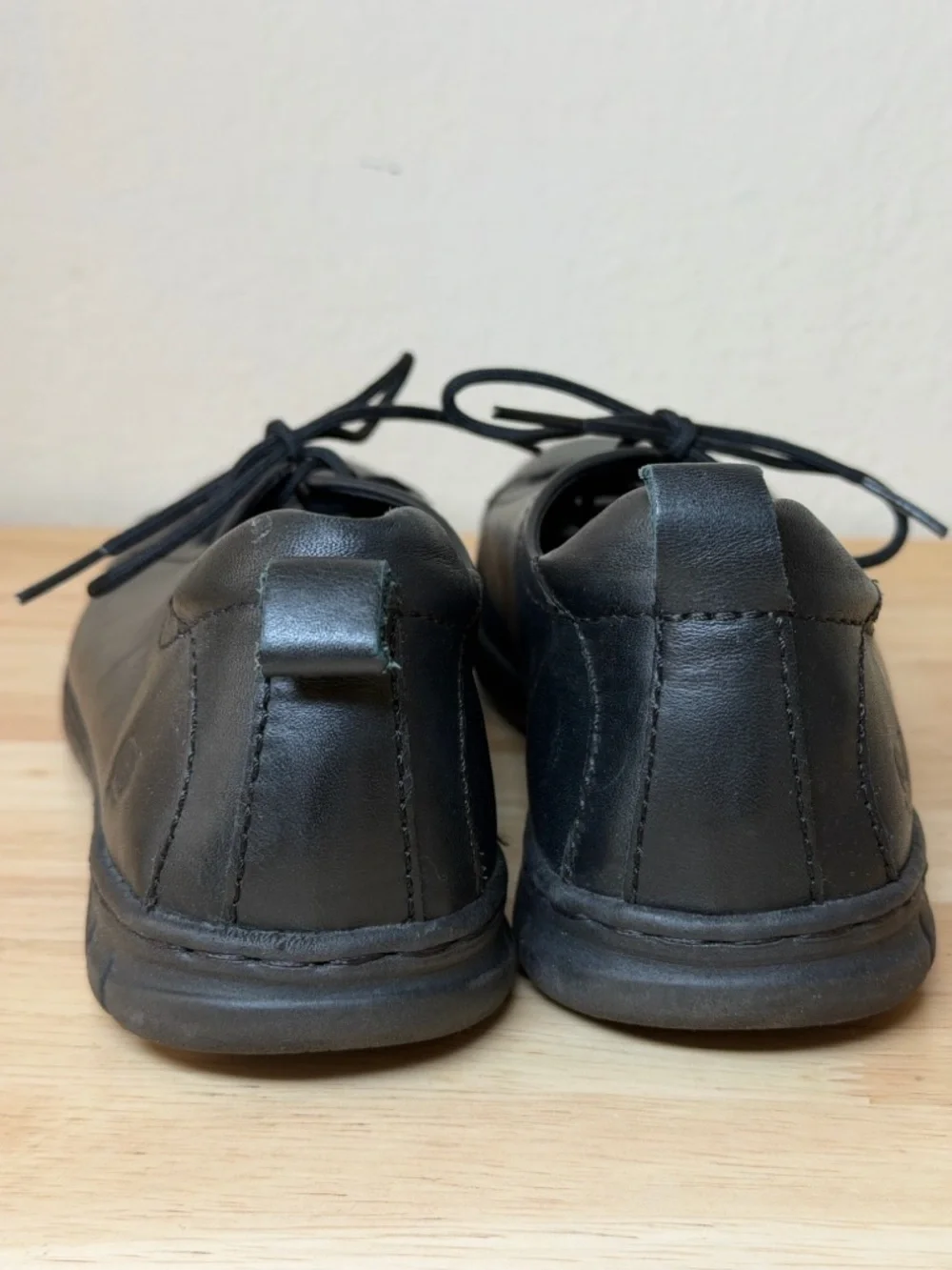 Born Black Leather Lace-Up Casual Flats